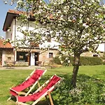 Rural Casa De La Veiga منزل ريفي *