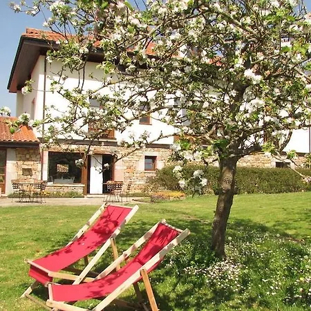 Rural Casa De La Veiga منزل ريفي *